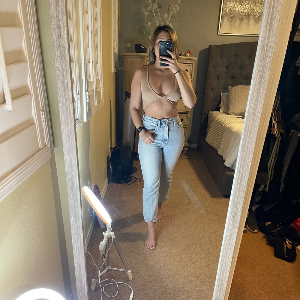 Cop nude top